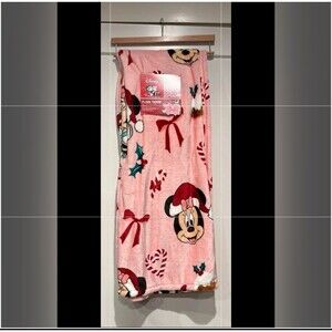 Disney Minnie Mouse Pink Christmas Plush Throw Blanket